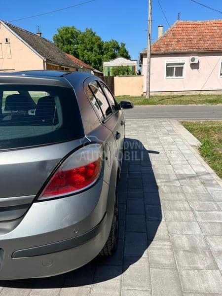 Opel Astra H 