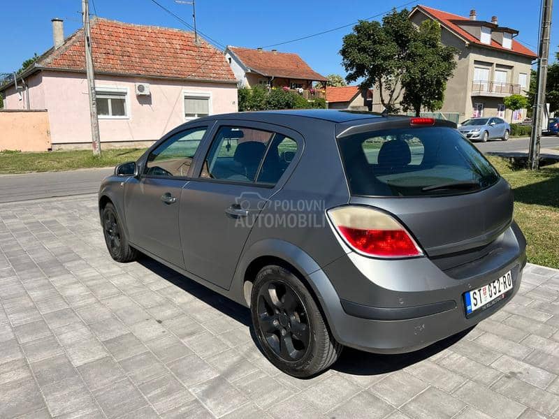 Opel Astra H 