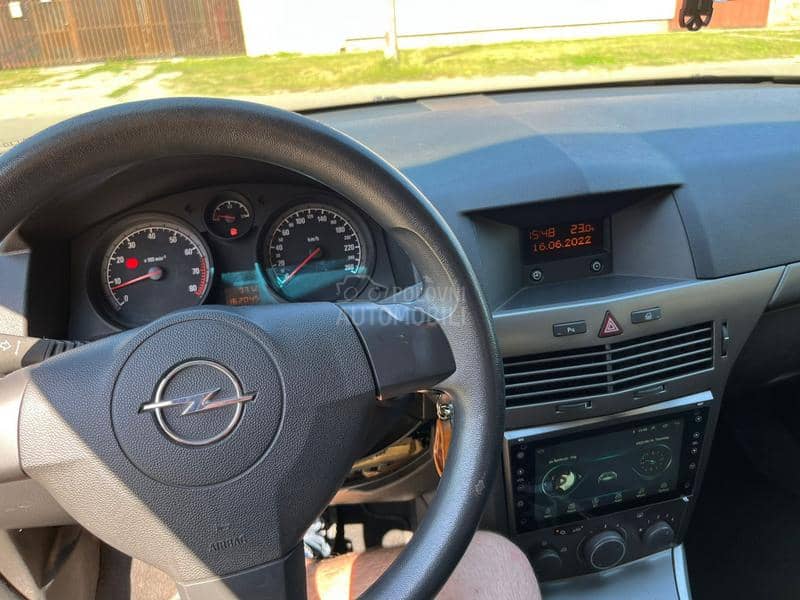Opel Astra H 