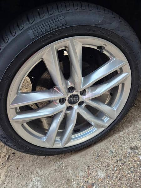 Audi Q7 -  kompletan auto u delovima