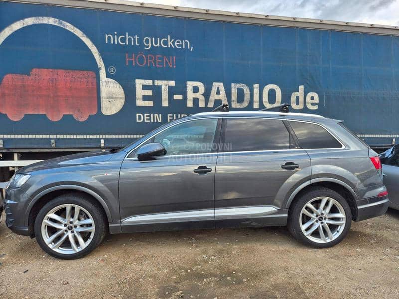 Audi Q7 -  kompletan auto u delovima
