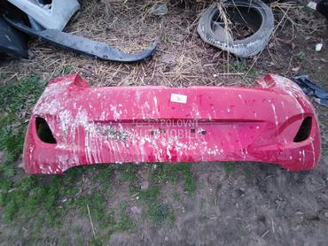 Branik crveni za Hyundai i30