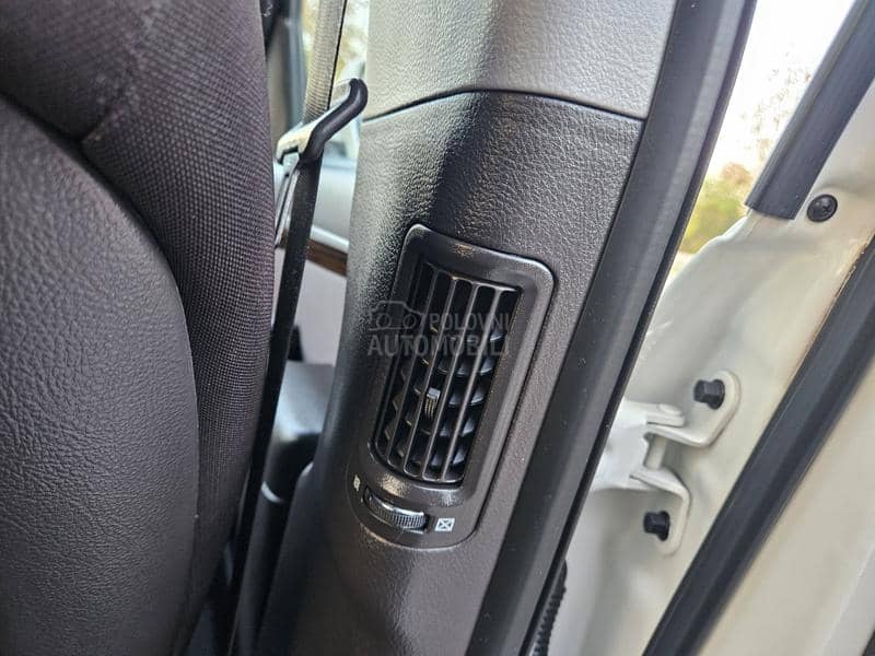 Hyundai Santa Fe 2.0 crdi.7.sedista