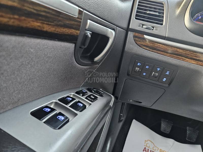 Hyundai Santa Fe 2.0 crdi.7.sedista