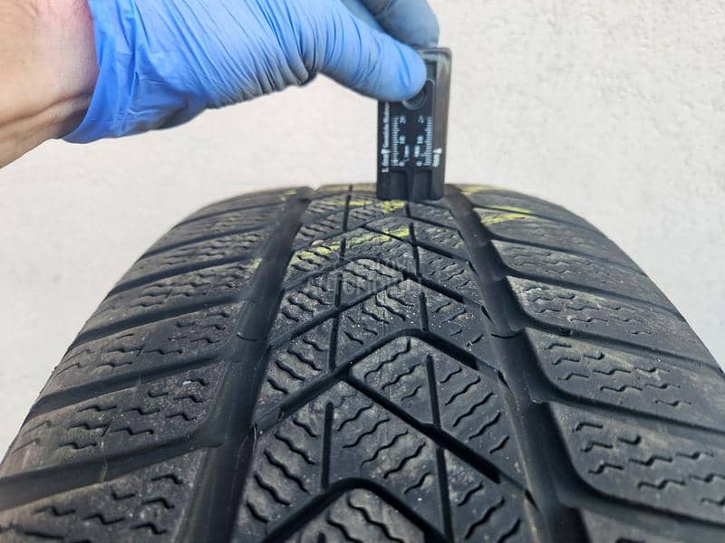 Pirelli 245/45 R20 Zimska