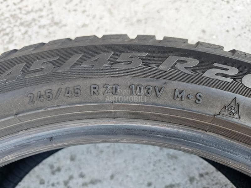Pirelli 245/45 R20 Zimska
