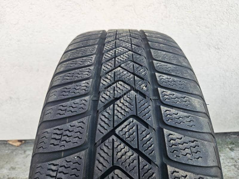 Pirelli 245/45 R20 Zimska