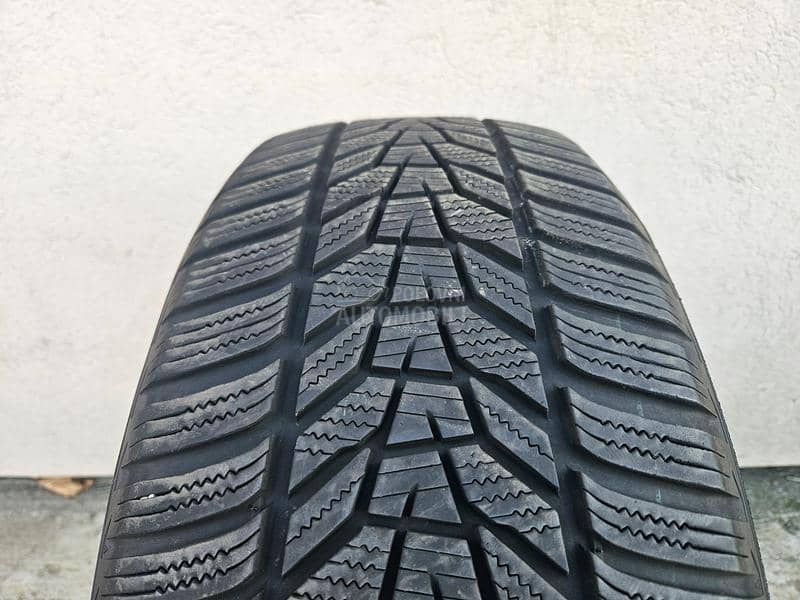 Hankook 235/55 R19 Zimska