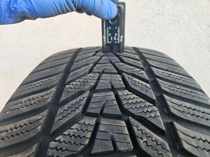 Hankook 235/55 R19 Zimska