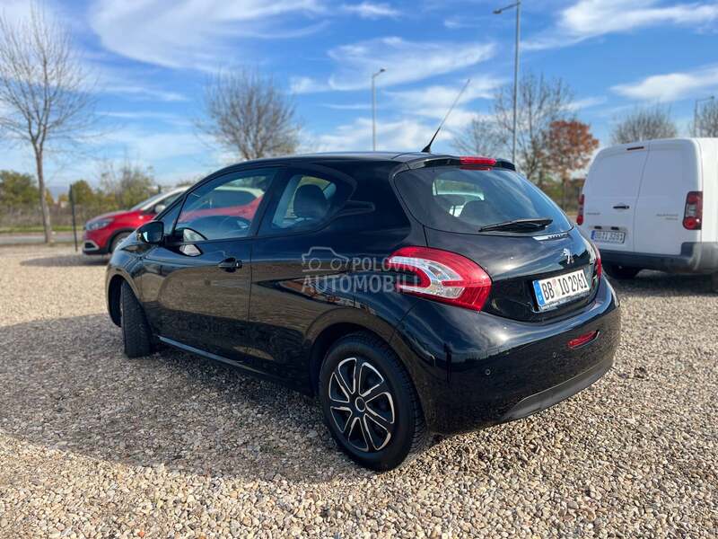 Peugeot 208 1.0 v.serv