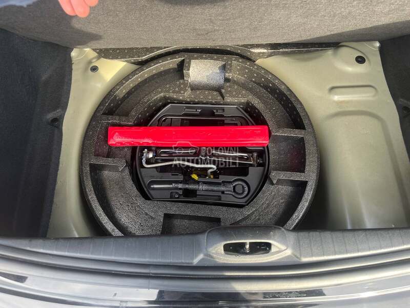 Peugeot 208 1.0 v.serv