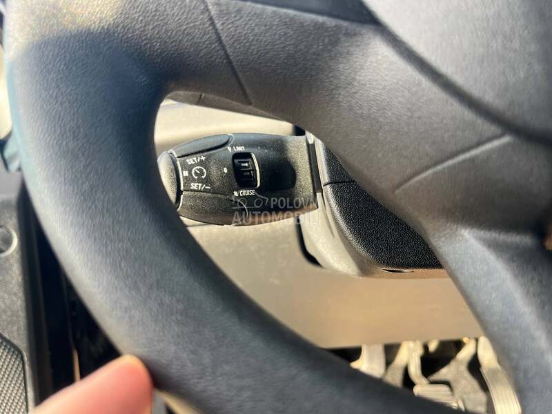 Peugeot 208 1.0 v.serv