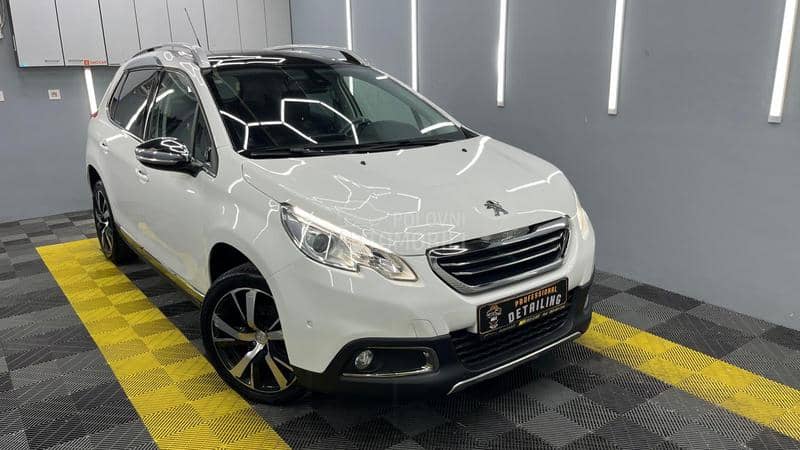 Peugeot 2008 ALLURE  PANO