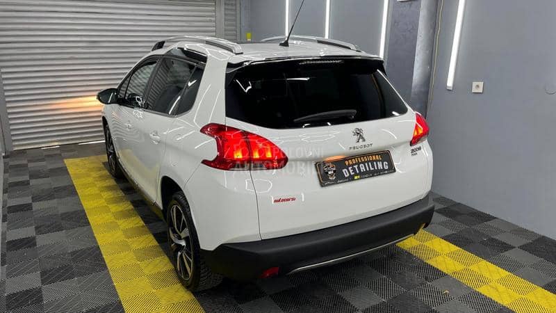 Peugeot 2008 ALLURE  PANO