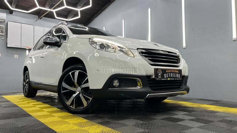 Peugeot 2008 ALLURE  PANO