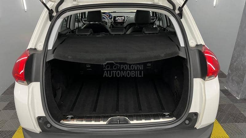 Peugeot 2008 ALLURE  PANO