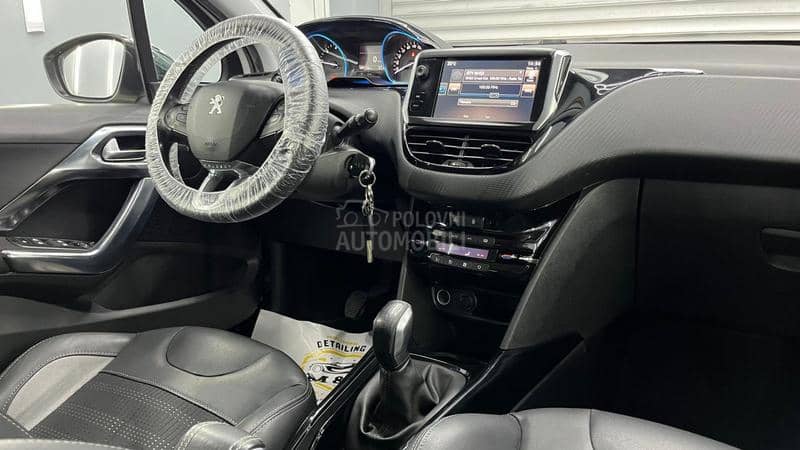 Peugeot 2008 ALLURE  PANO