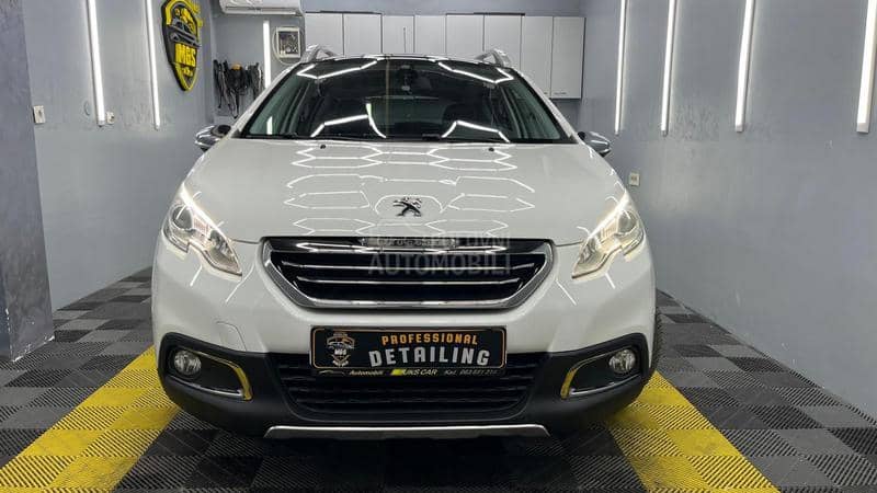 Peugeot 2008 ALLURE  PANO