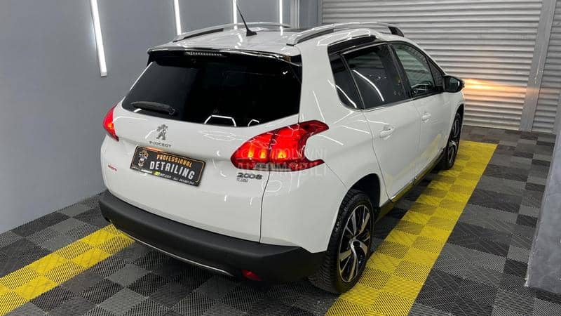 Peugeot 2008 ALLURE  PANO