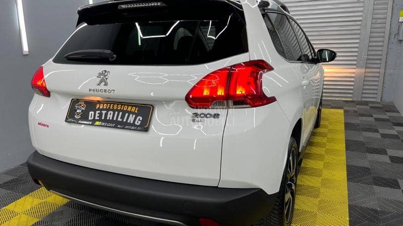 Peugeot 2008 ALLURE  PANO