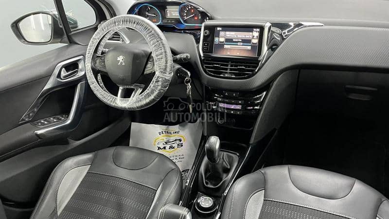 Peugeot 2008 ALLURE  PANO