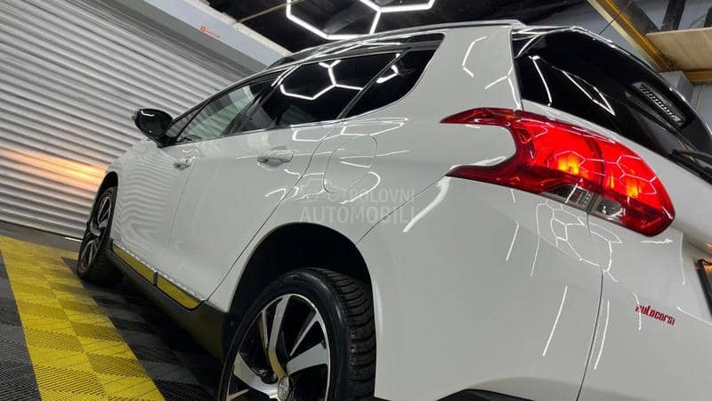 Peugeot 2008 ALLURE  PANO