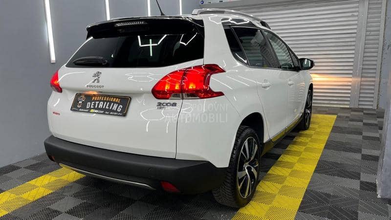 Peugeot 2008 ALLURE  PANO