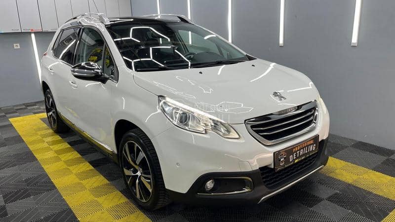 Peugeot 2008 ALLURE  PANO