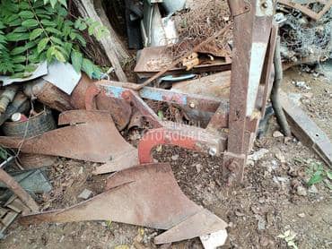 IMT Leskovački plugovi