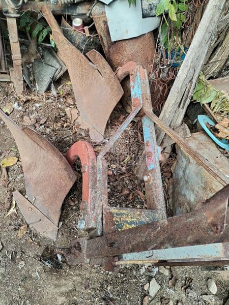 IMT Leskovački plugovi