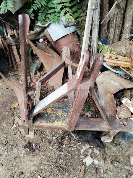 IMT Leskovački plugovi