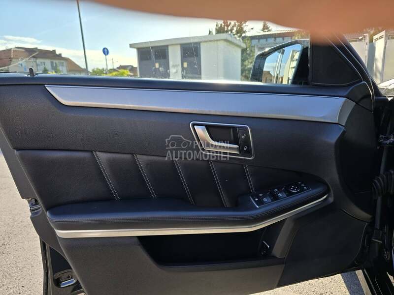 Mercedes Benz E 220 Izuzetno stanje