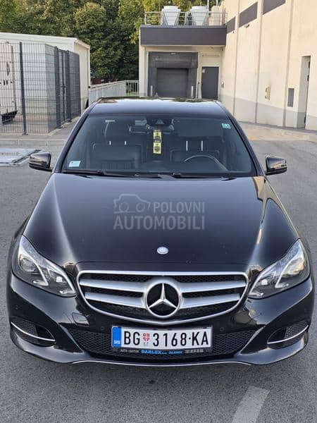 Mercedes Benz E 220 Izuzetno stanje