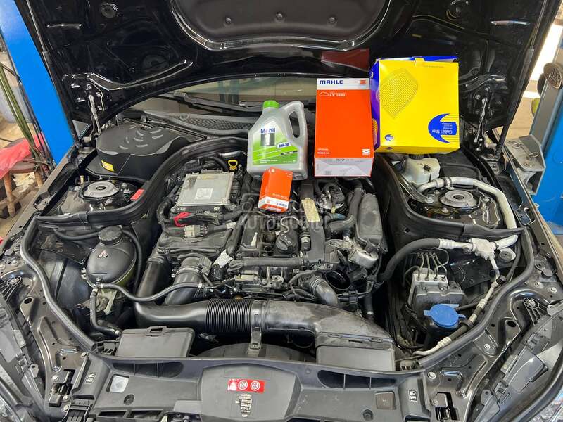 Mercedes Benz E 220 Izuzetno stanje