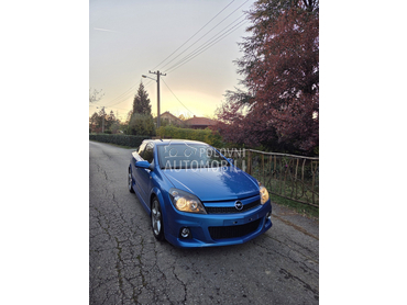 Opel Astra H OPC