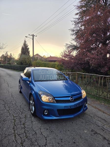 Opel Astra H OPC