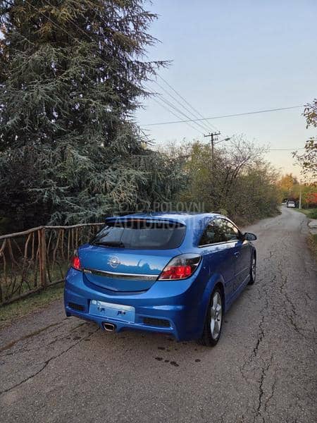 Opel Astra H OPC