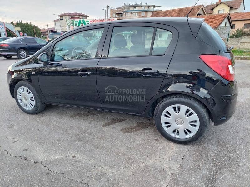 Opel Corsa D 1.4 16v 66k.w NOV