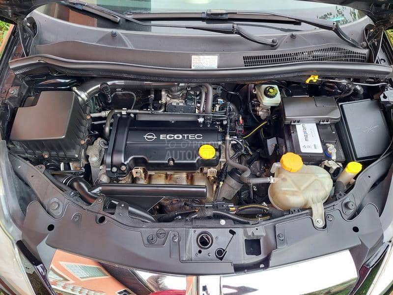 Opel Corsa D 1.4 16v 66k.w NOV