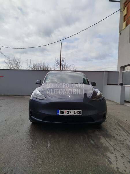 Tesla Model Y LongRangeDualmotor