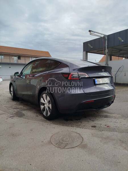 Tesla Model Y LongRangeDualmotor