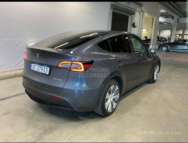 Tesla Model Y LongRangeDualmotor