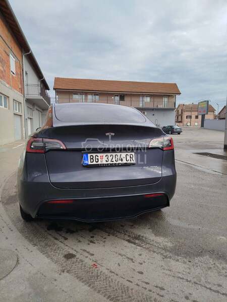 Tesla Model Y LongRangeDualmotor