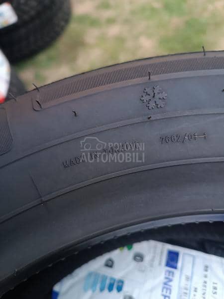 Starmaxx 185/60 R15 Zimska