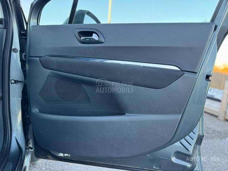 Peugeot 3008 2.0 HDI / XEN / PANO