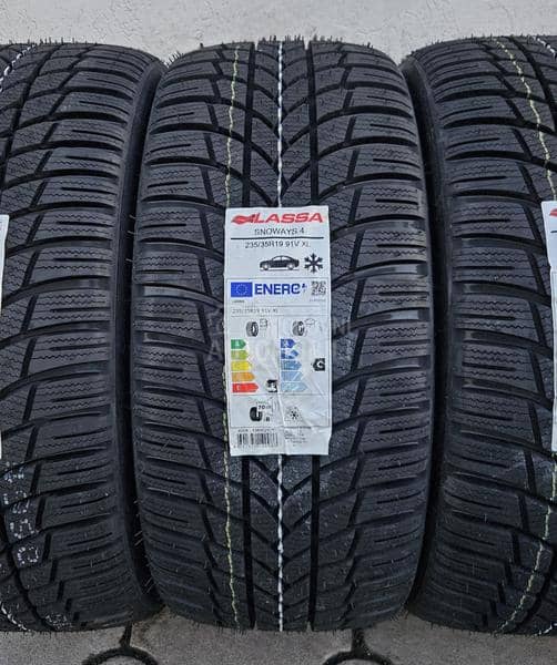 Lassa 235/35 R19 Zimska