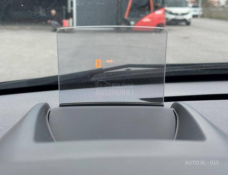 Peugeot 3008 1.6 eHDI // ALLURE