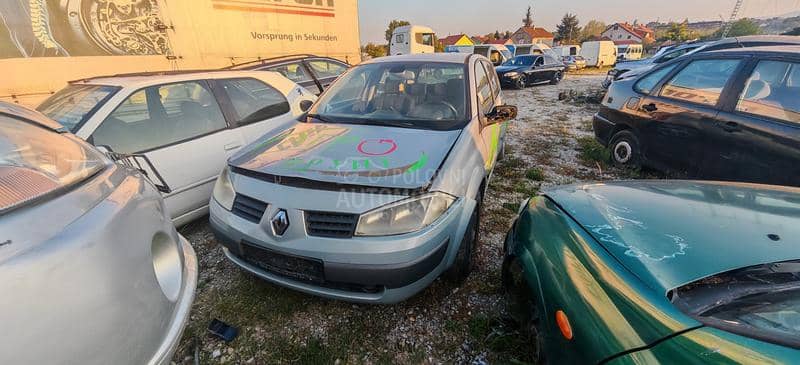 Renault Megane 1.9dci 2004. god. -  kompletan auto u delovima