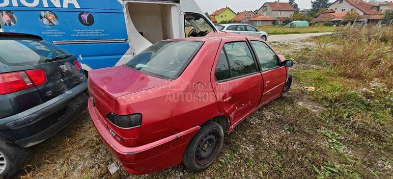 Peugeot 306 2.0hdi 2001. god. -  kompletan auto u delovima
