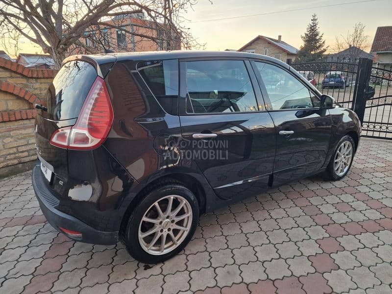 Renault Scenic 1.5 dci TOM TOM